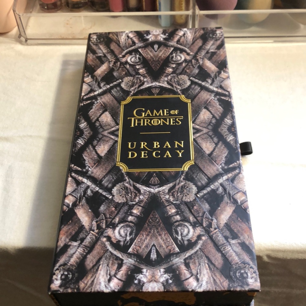 COPY - Urban Decay Game of Thrones Palette